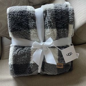 Ugg namah plaid throw BNWT